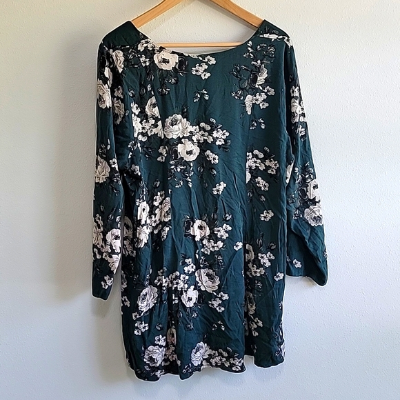 Torrid 2 Floral Flowy Shirt - Picture 3 of 5
